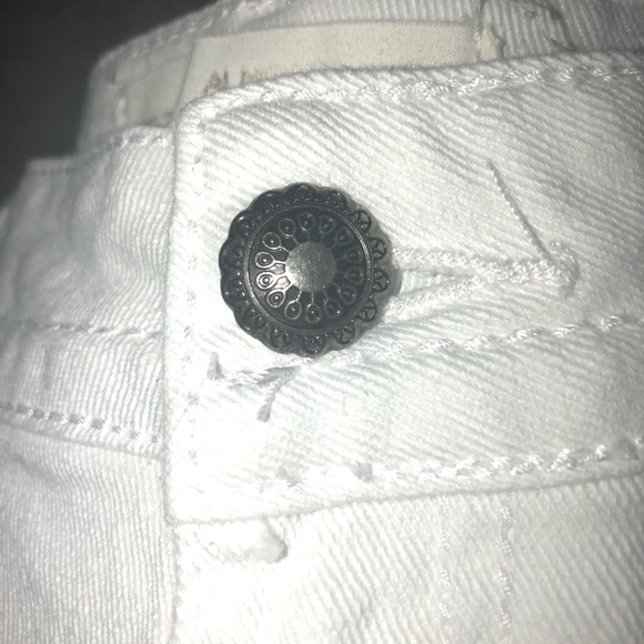 White denim shorts - Picture 4 of 6